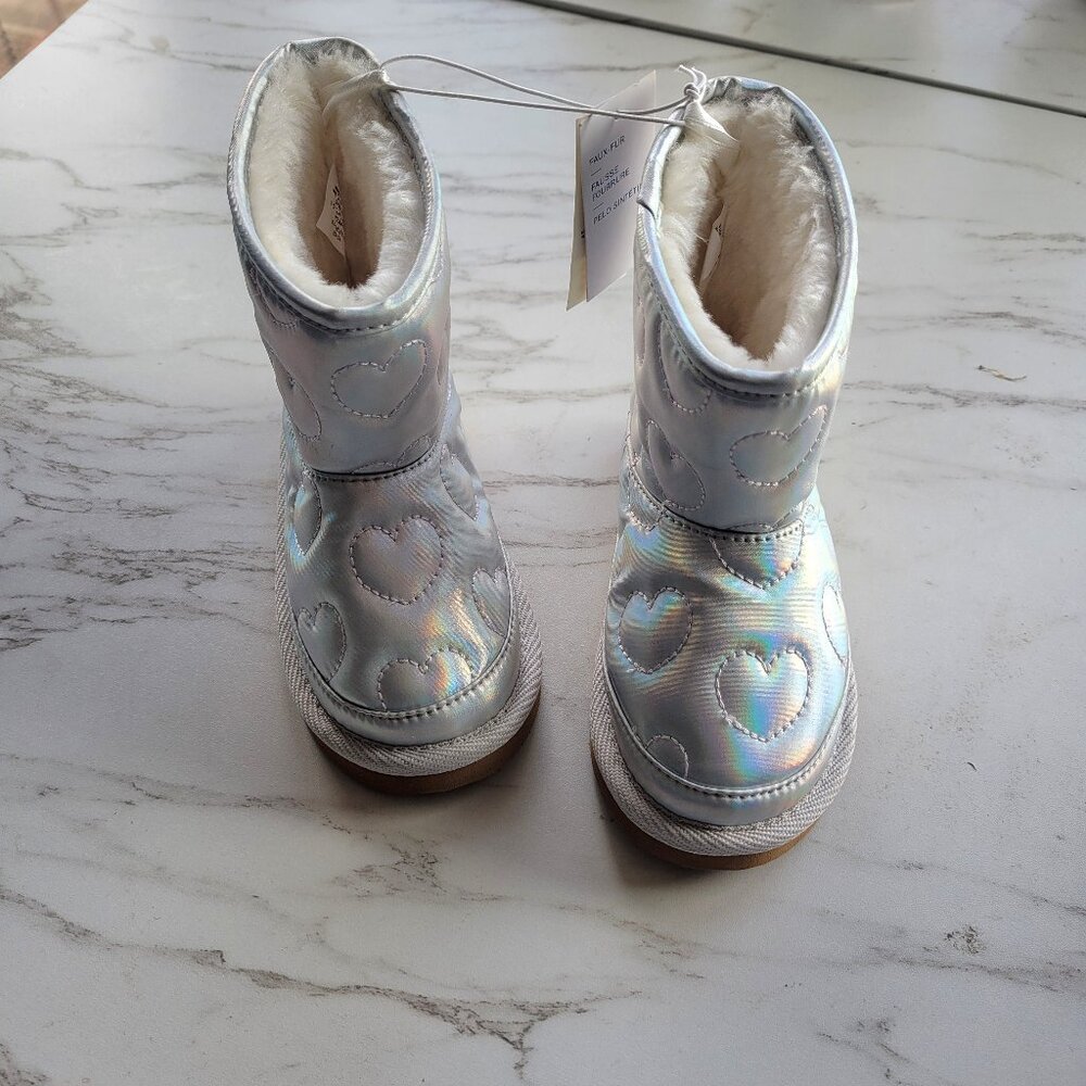 *NEW* Sz. 8 Toddler Girls - Silver Shiny Faux-Fur Lined Boots